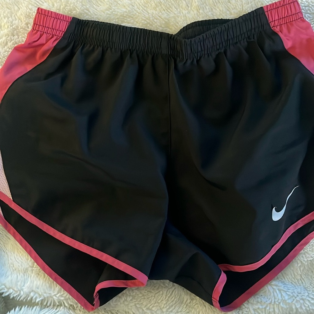 Nike shorts black and pink!!!